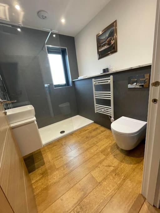 Chalet Riverview & Luxury Hot Tub Acharra